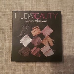 Huda Beauty Smokey Obsessions Palette